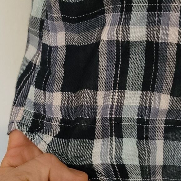 COPY - Some days lovin plaid blouse size large - Picture 4 of 9